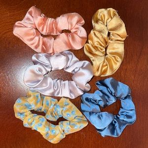 5-Pack Francesca’s Scrunchies - Never Worn -